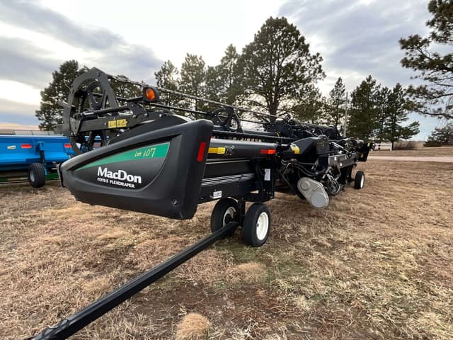 Image of MacDon FD75S equipment image 3