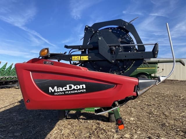 Image of MacDon FD75S equipment image 1