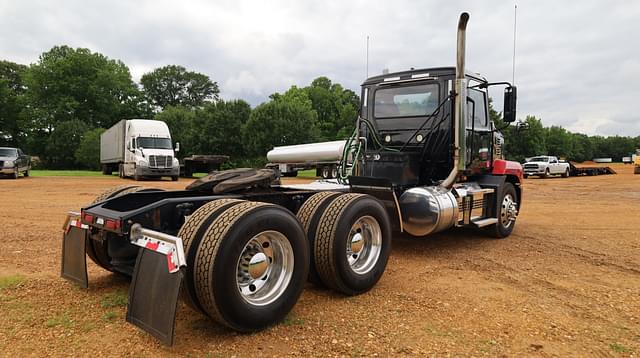 Image of Mack AN64T equipment image 4