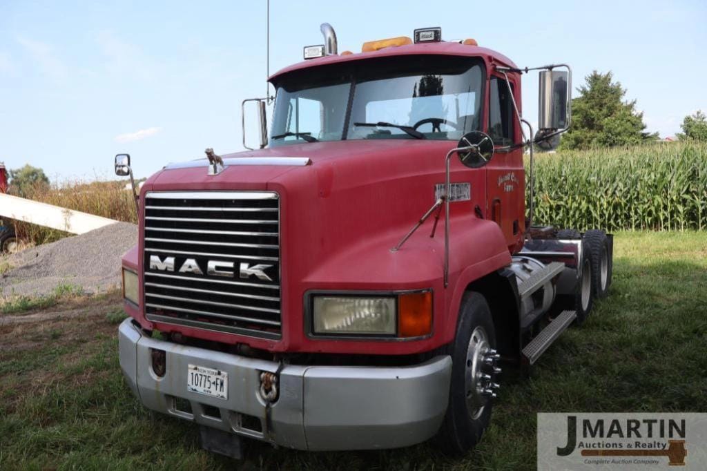Mack CH600 Equipment Image0