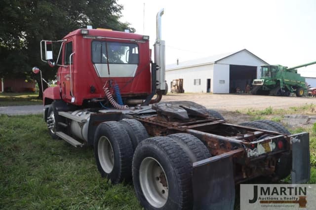 Image of Mack CH600 equipment image 3