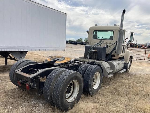 Image of Mack CH613 equipment image 2