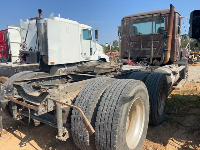 Image of Mack CH613 equipment image 3