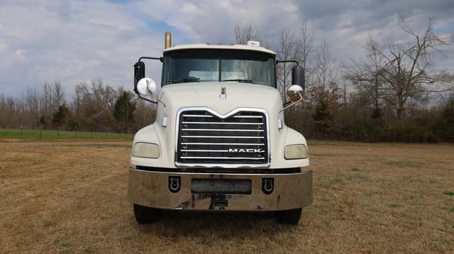 Image of Mack CXU613 equipment image 1