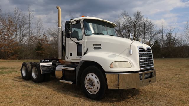 Image of Mack CXU613 equipment image 2