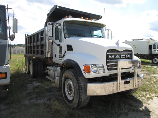 Image of Mack Granite equipment image 1