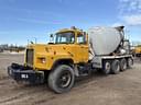 Mack DM690S Image