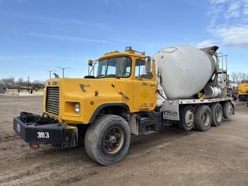 Main image Mack DM690S