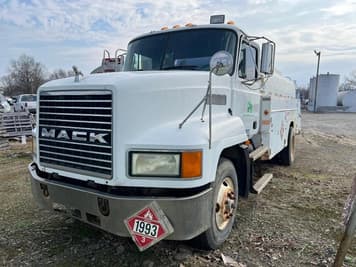 Main image Mack CH613