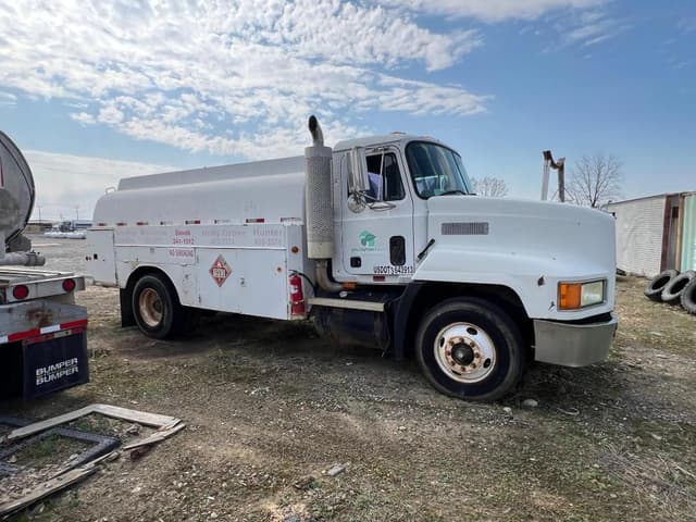 Image of Mack CH613 equipment image 3