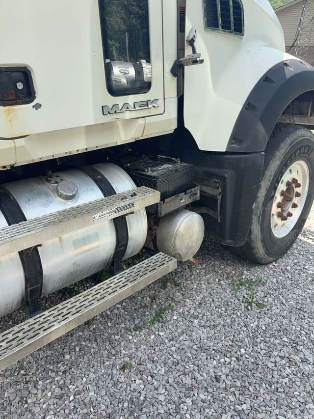 Image of Mack CTP713 equipment image 4