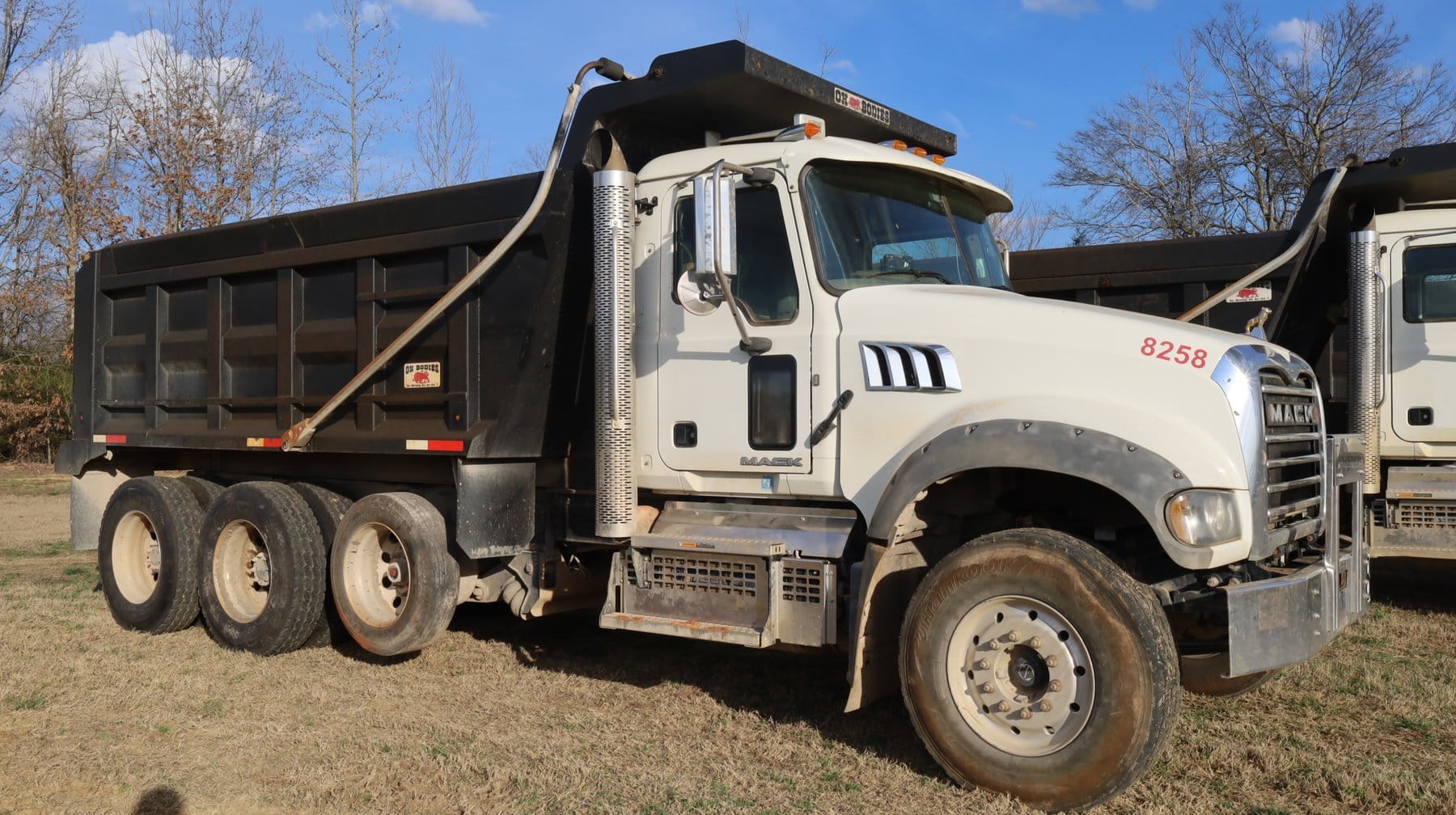 Mack GU713 Equipment Image0