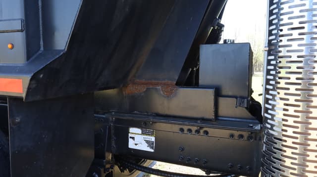 Image of Mack GU713 equipment image 4