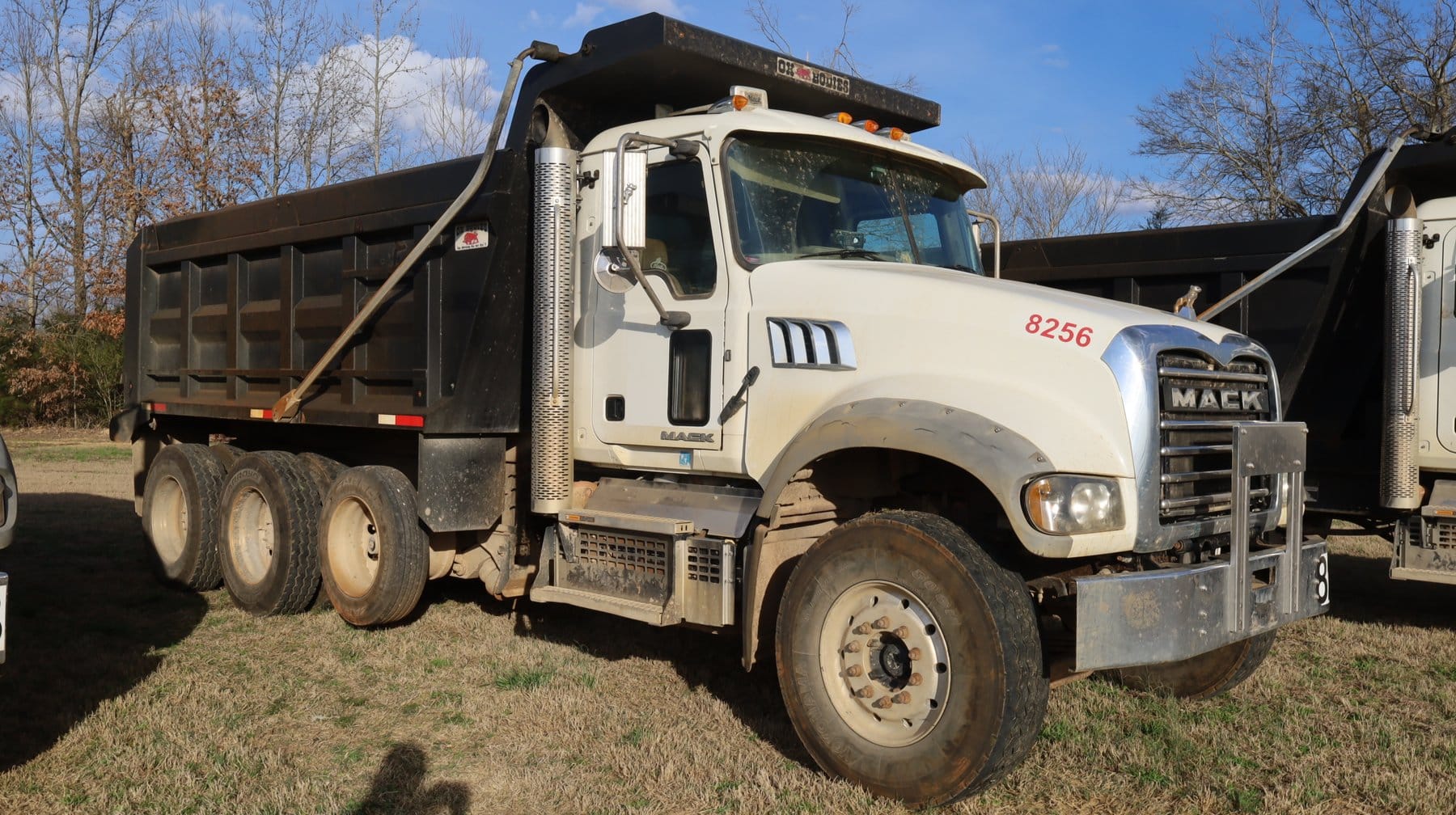 Mack GU713 Equipment Image0
