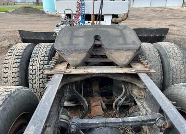 Image of Mack CXU613 equipment image 3