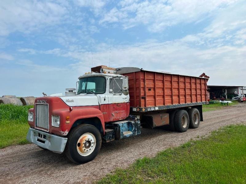 Main image Mack R600