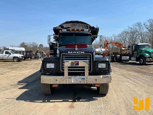 Image of Mack RD688S equipment image 1