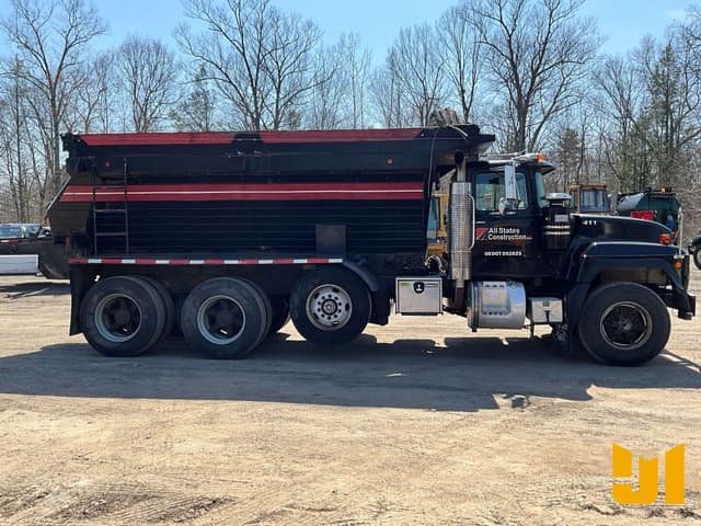 Image of Mack RD688S equipment image 3