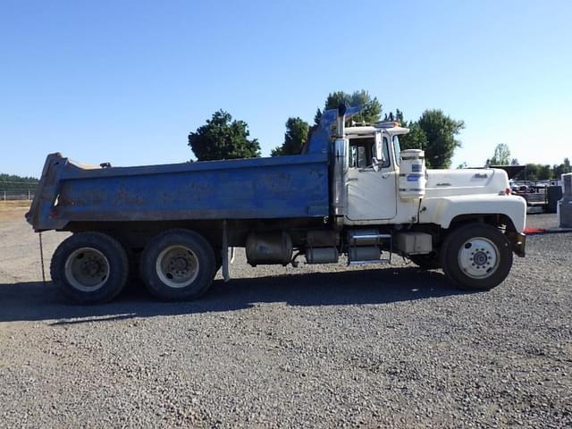 Image of Mack RL766LST equipment image 2