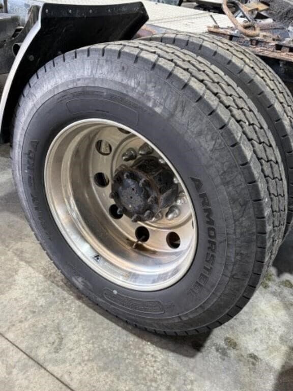 Image of Mack CX613 equipment image 3