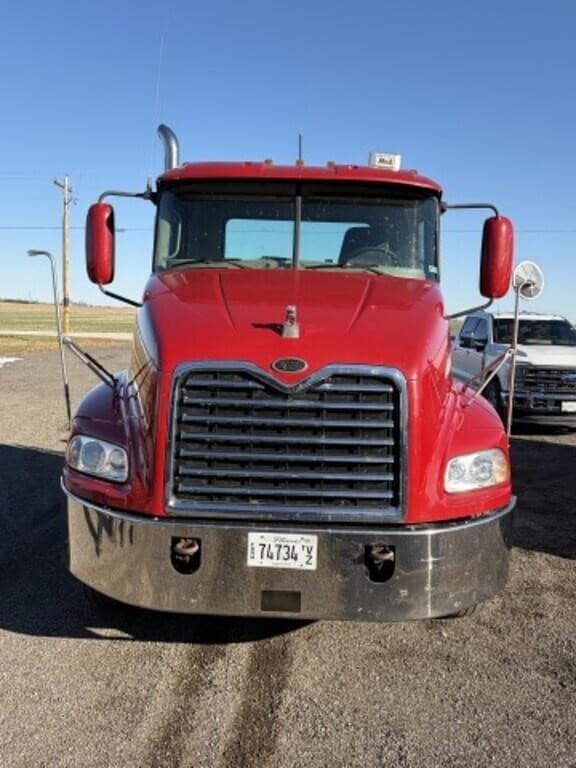 Image of Mack CX613 equipment image 1