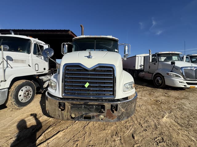 Image of Mack CXU613 equipment image 3
