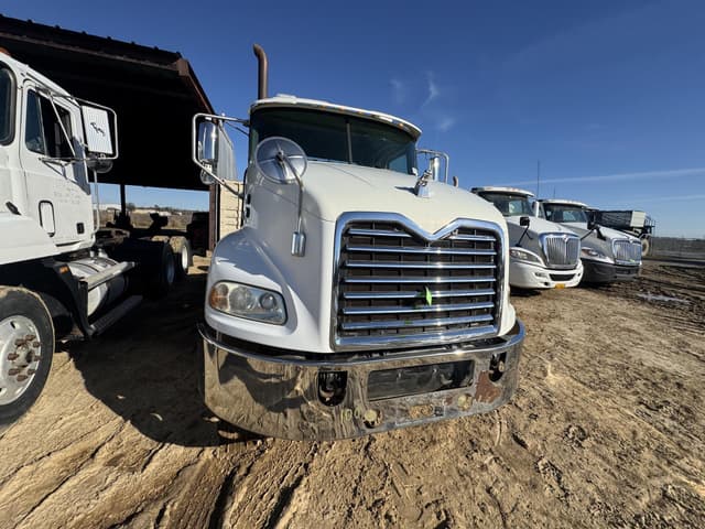 Image of Mack CXU613 equipment image 4