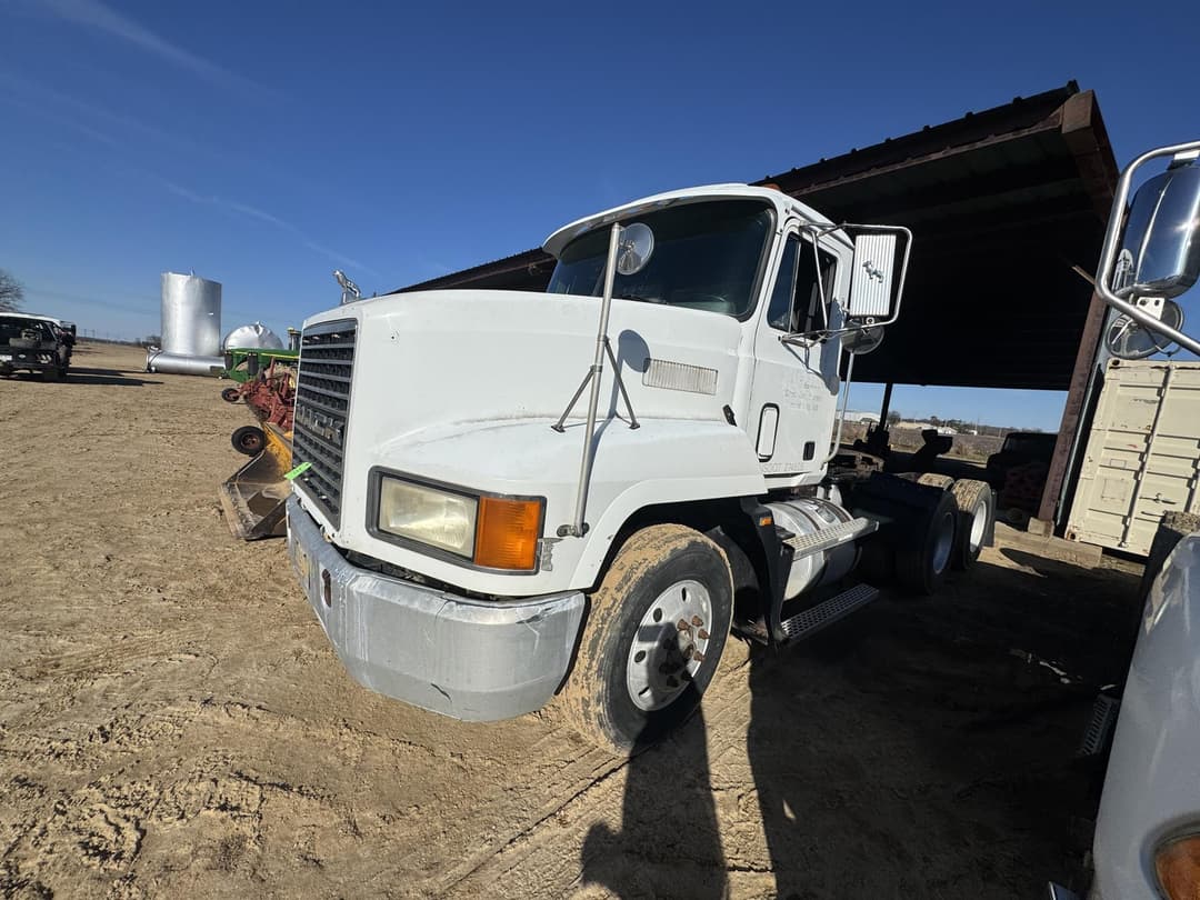 Image of Mack CH613 Primary image