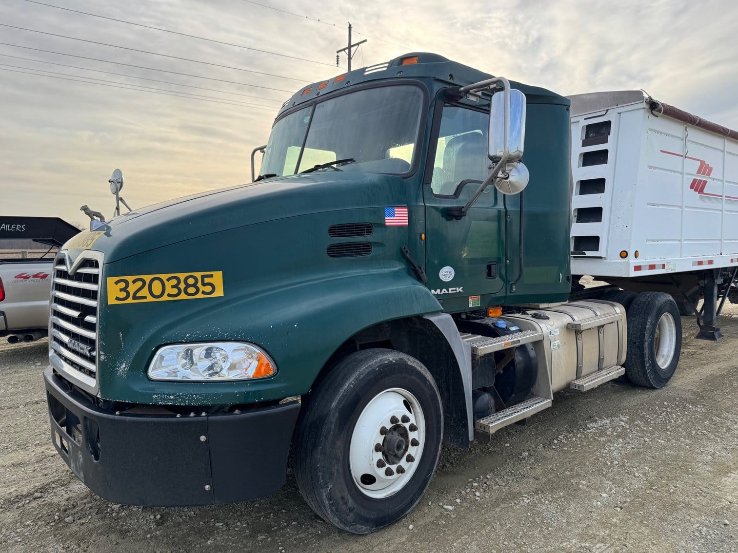 2025 Mack CXU612 Equipment Image0