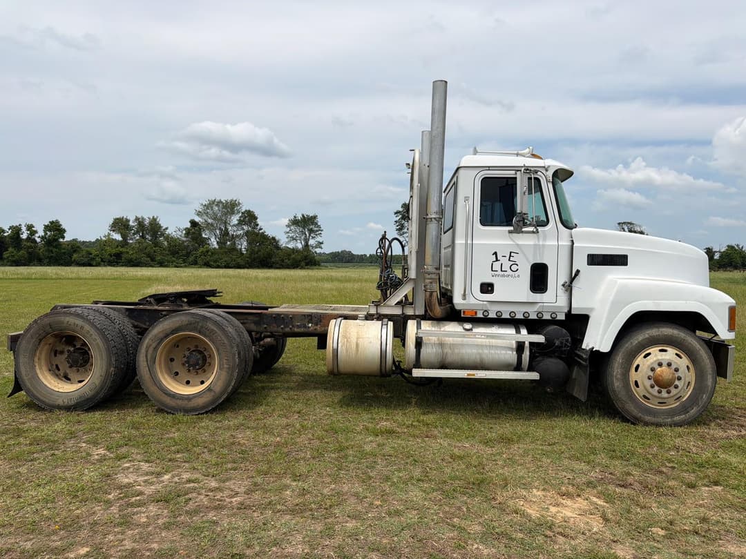 Image of Mack CH613 Primary image