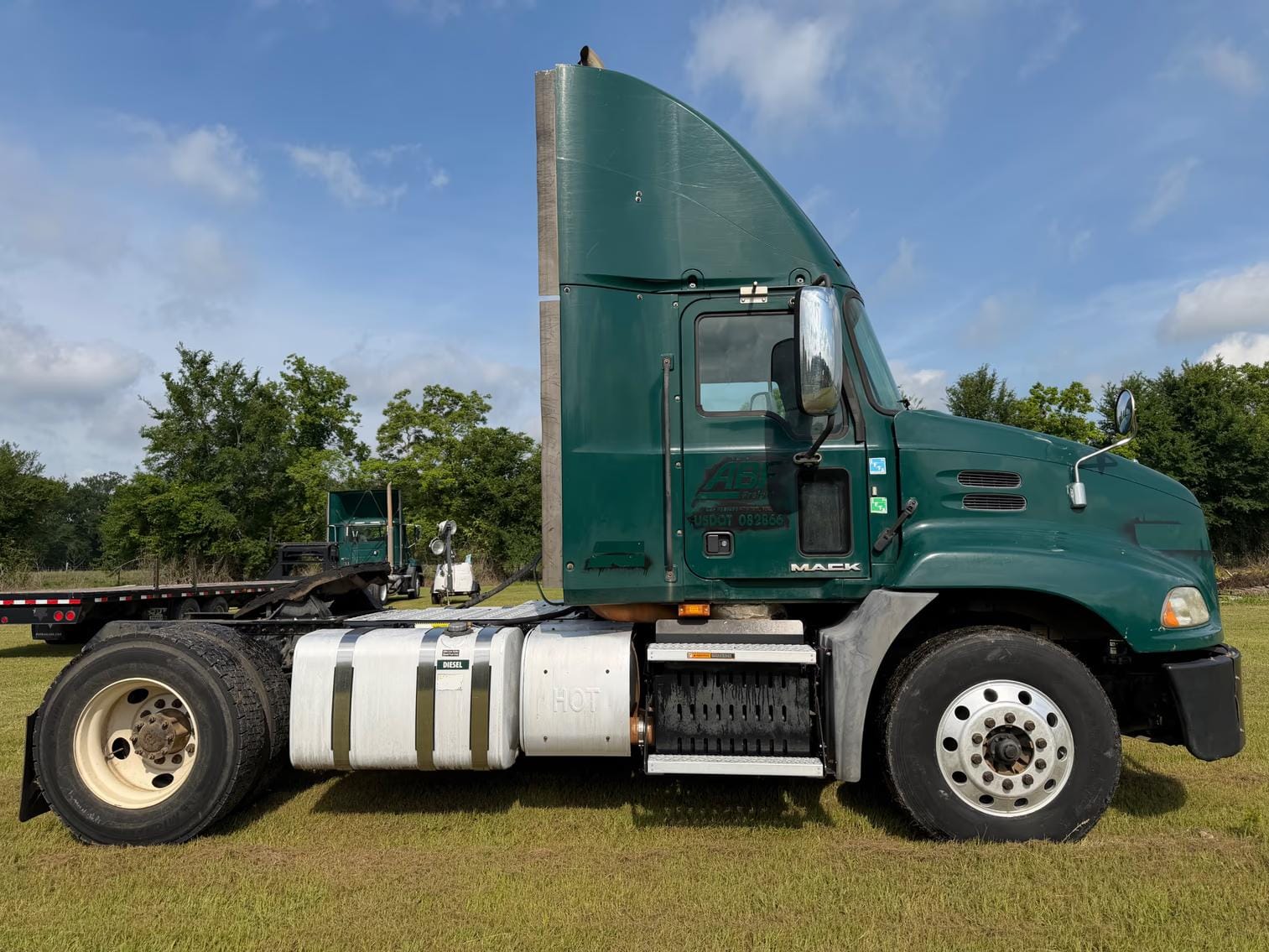 2017 Mack CXU612 Equipment Image0