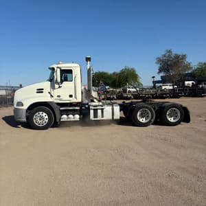Mack CXU613 Image