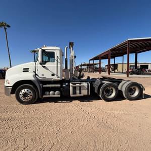 Mack CXU613 Image