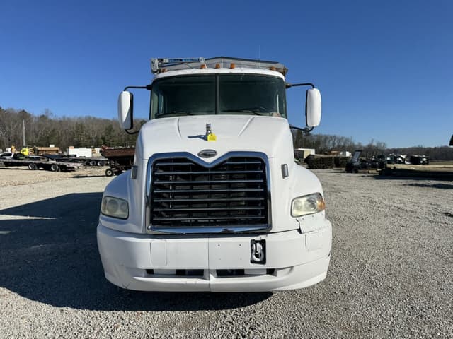 Image of Mack Vision equipment image 1