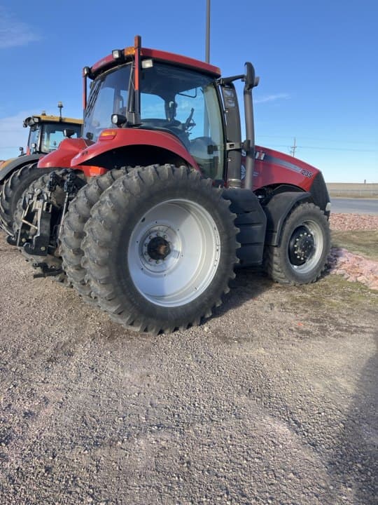 Image of Case IH Magnum 235 equipment image 1