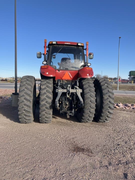 Image of Case IH Magnum 235 equipment image 4