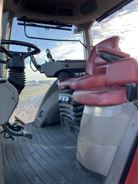 Image of Case IH Magnum 235 equipment image 3