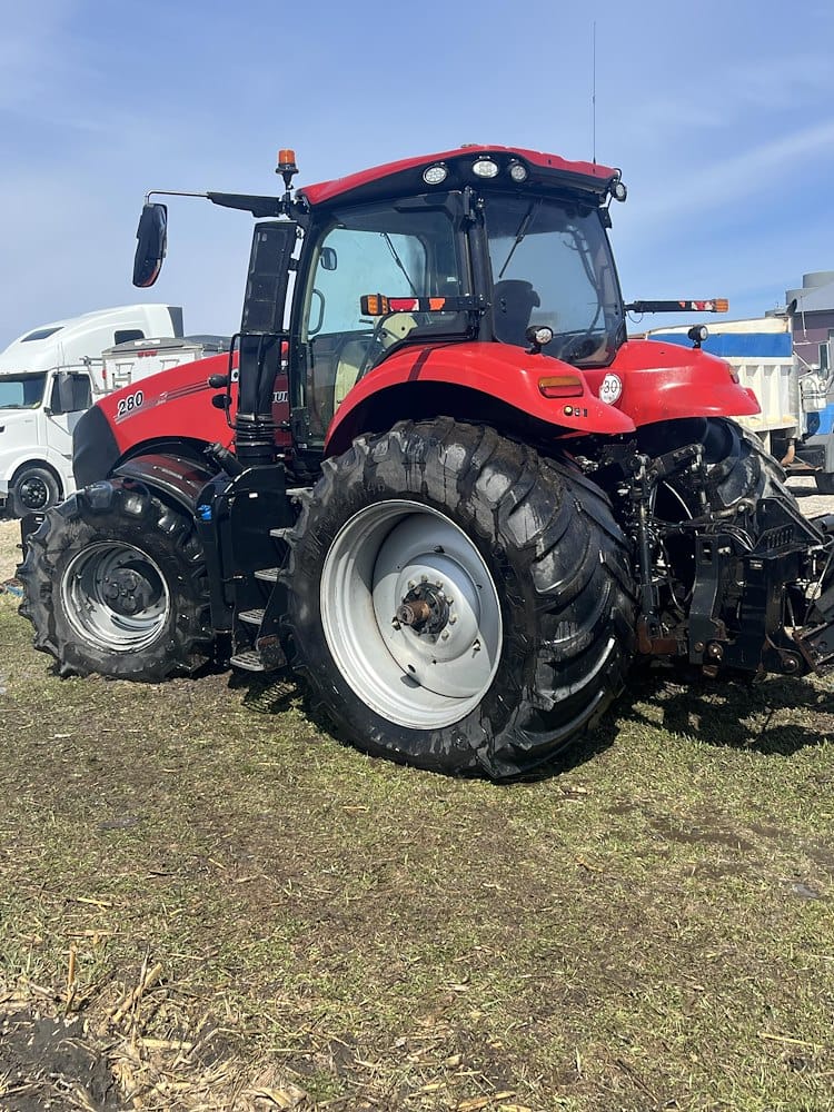2020 Case IH Magnum 280 Equipment Image0