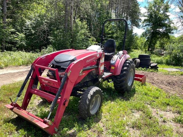 Image of Mahindra 1538 equipment image 3