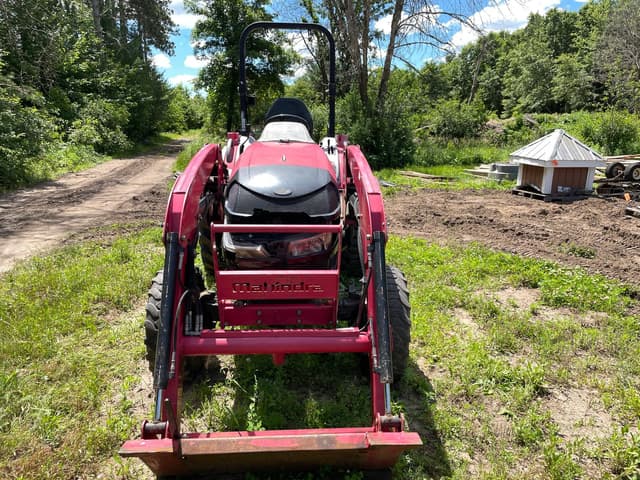 Image of Mahindra 1538 equipment image 2
