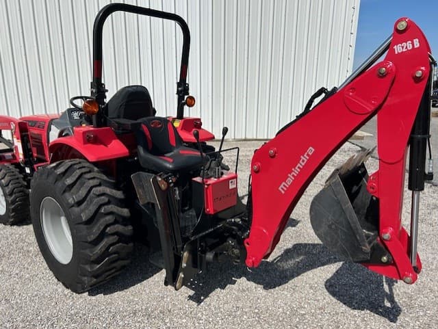 Image of Mahindra 1626 equipment image 4