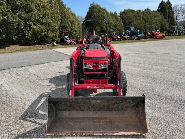 Mahindra 1626 Equipment Image0