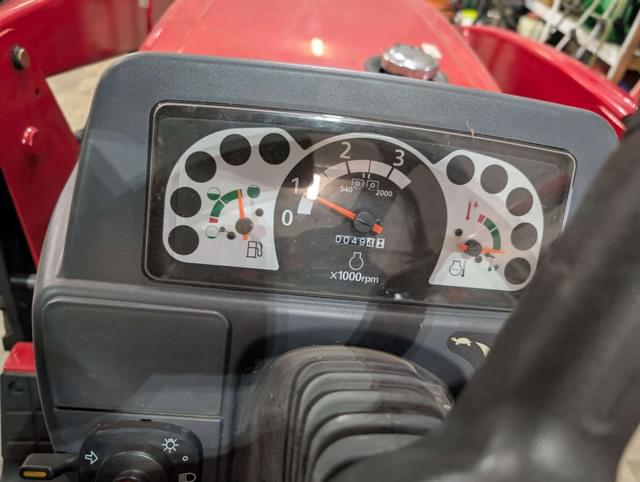 Image of Mahindra 1626 equipment image 2