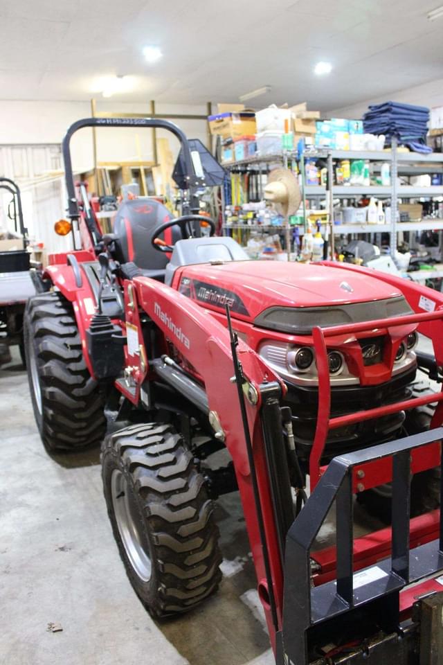 Image of Mahindra 1626 equipment image 4