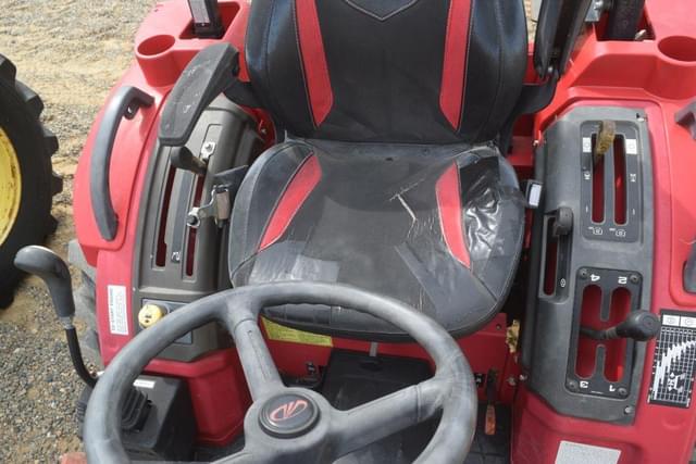 Image of Mahindra 1626 equipment image 4