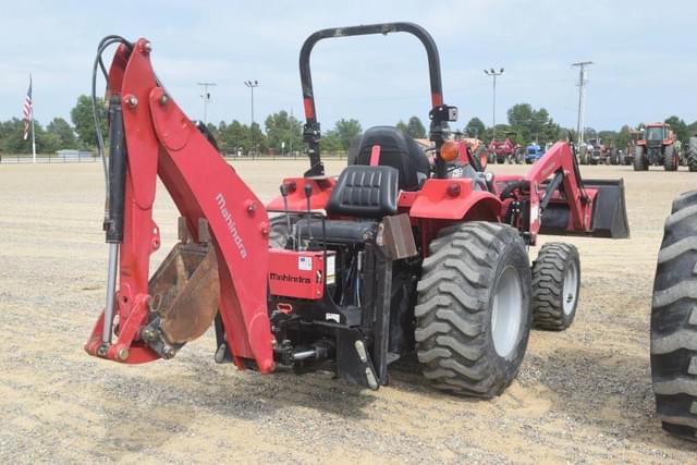 Image of Mahindra 1626 equipment image 2