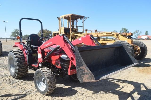 Image of Mahindra 1626 HST equipment image 3