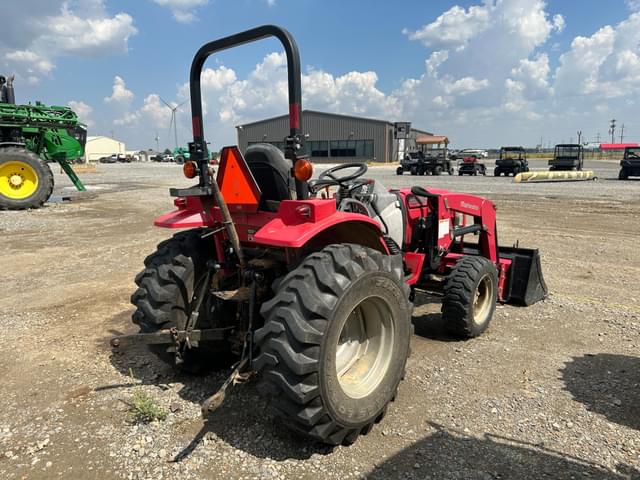 Image of Mahindra 1626 equipment image 2