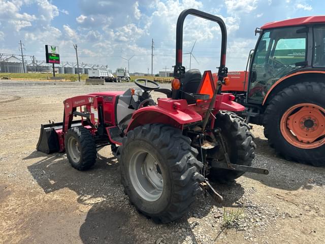 Image of Mahindra 1626 equipment image 3