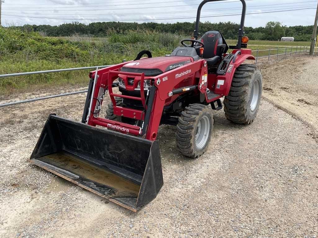 Mahindra 1626 Equipment Image0